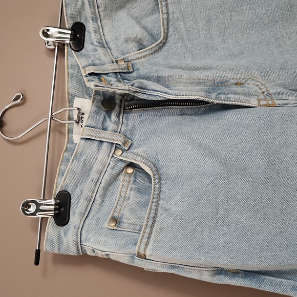 KOTN Unisex Antifit Denim in Light Blue | Size 24 - Picture 2 of 8